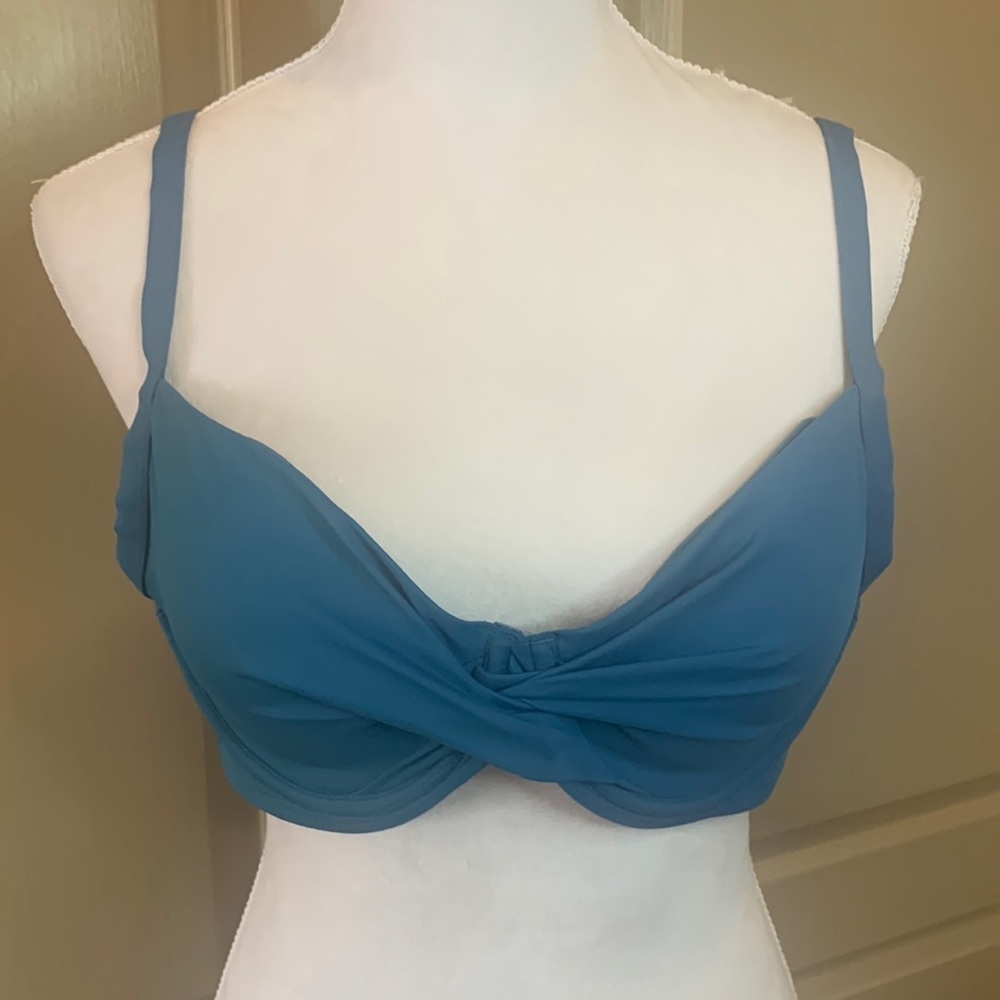 NWOT Catalina BikinisTop L